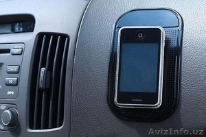 Антискользящий коврик на торпеду #1580491