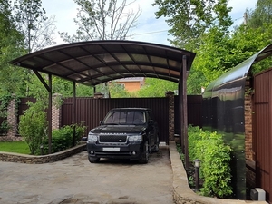 Изготовление навесов из металла и дерева,  поликорбоната и стекла каленного. В пр #1649846