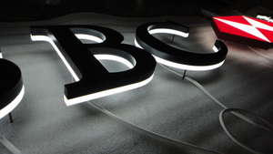 Вся реклама в Ташкенте:Изготовление вывесок,  лайтбоксов,  широкоформатная печать,  #1676581