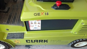 Электро вилочный погрузчик #1687194