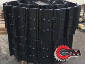 Гусеница трактора,  гусеничная цепь,  гусеничная лента,  звено гусеницы,  ЧЕТРА #1096238