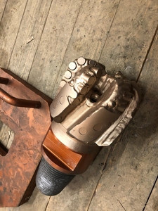 Предлагаю буровые долота,  бурголовки шарошечные и PDC,  калибраторы и дри  #1712583