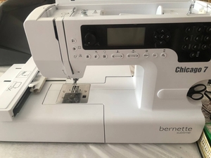 Швейно-вышивальная машинка Bernette Chicago 7 #1726874