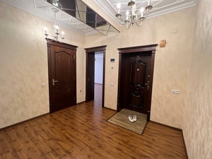 Сдается квартира со всеми удобствами в отличном районе. #1730032