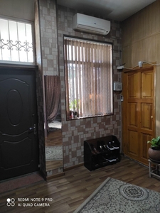 Метро Минор 6 комнат,  110 м.кв.,  потолки 3.30,  стены кирпич  #1732242