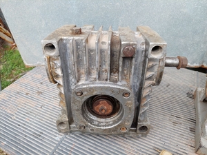 Червячный редуктор,  в рабочем состоянии #1734316