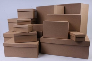 Крафт и белые коробки с крышкой #1740782