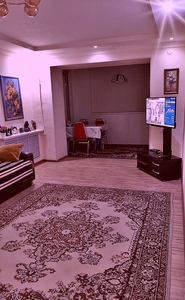 Метро: Buyuk Ipak Yoʻli. (Горького). Евро. 2х- комнатная.     #1746356