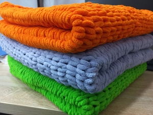 Плед из гипоалергенной плюшевой пряжи #1748117